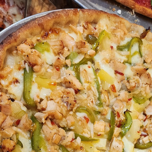 Sweet Chili Chicken Pizza.